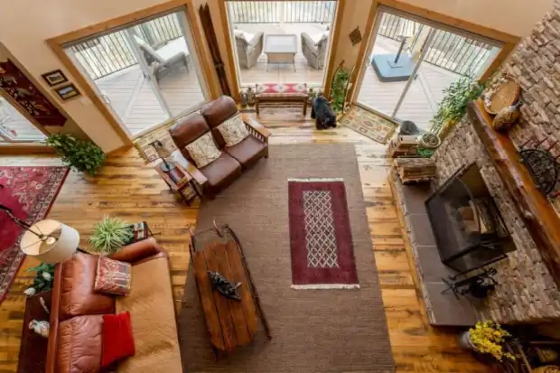 Reclaimed barn wood pine flooring